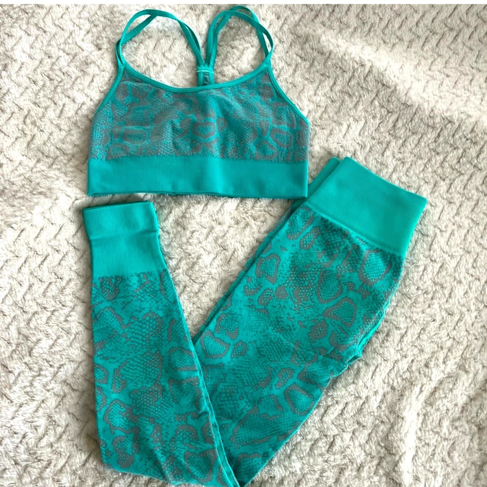 Bombshell set